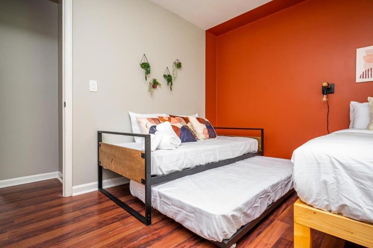 New 2b2b Entire Townhouse Place Cozy And Quiet Sp1271