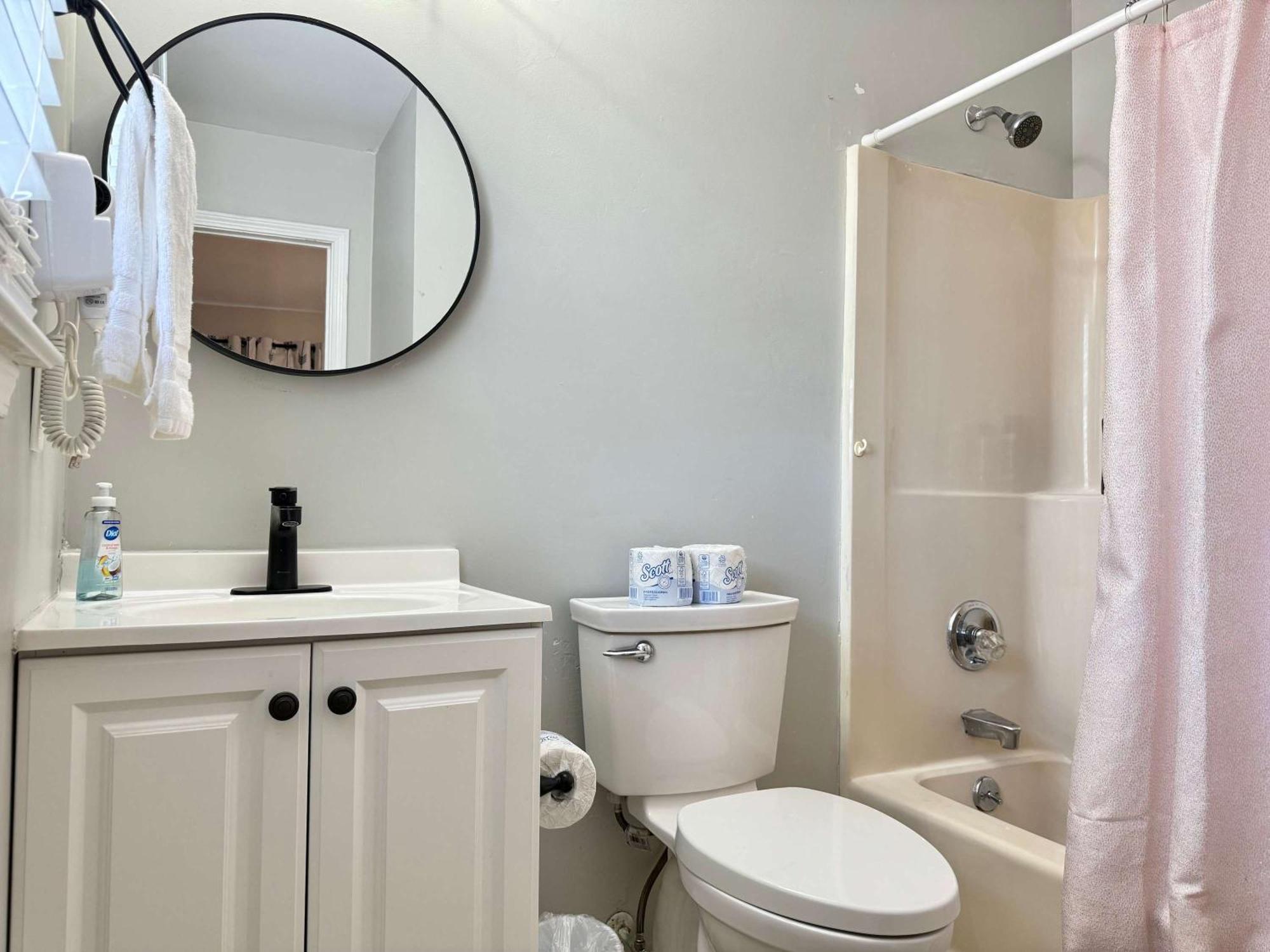 New 2b2b Entire Townhouse Place Cozy And Quiet Sp1271 Hébergement de vacances